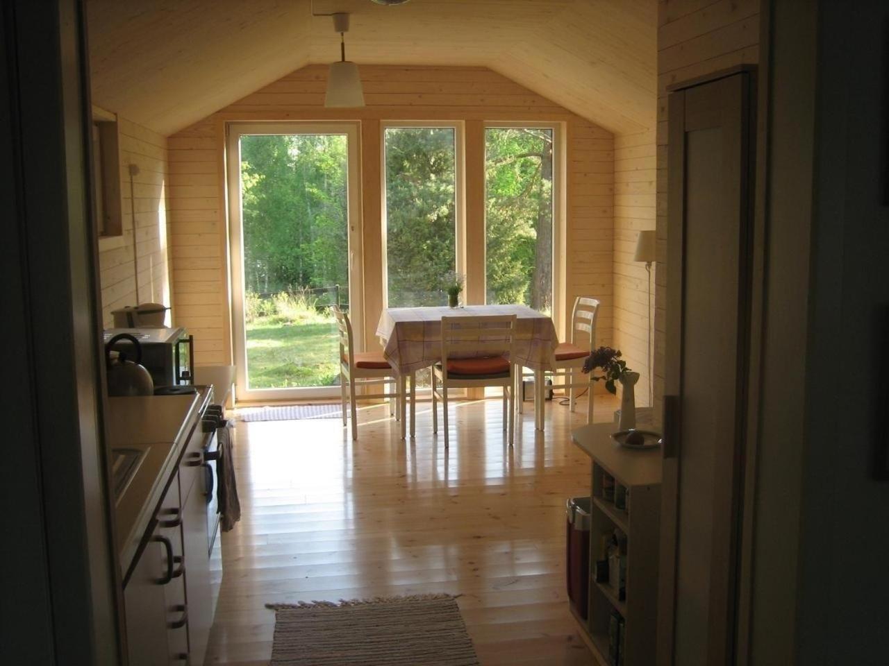 Ferienhaus In Malilla Boote Sauna See Eksteriør billede